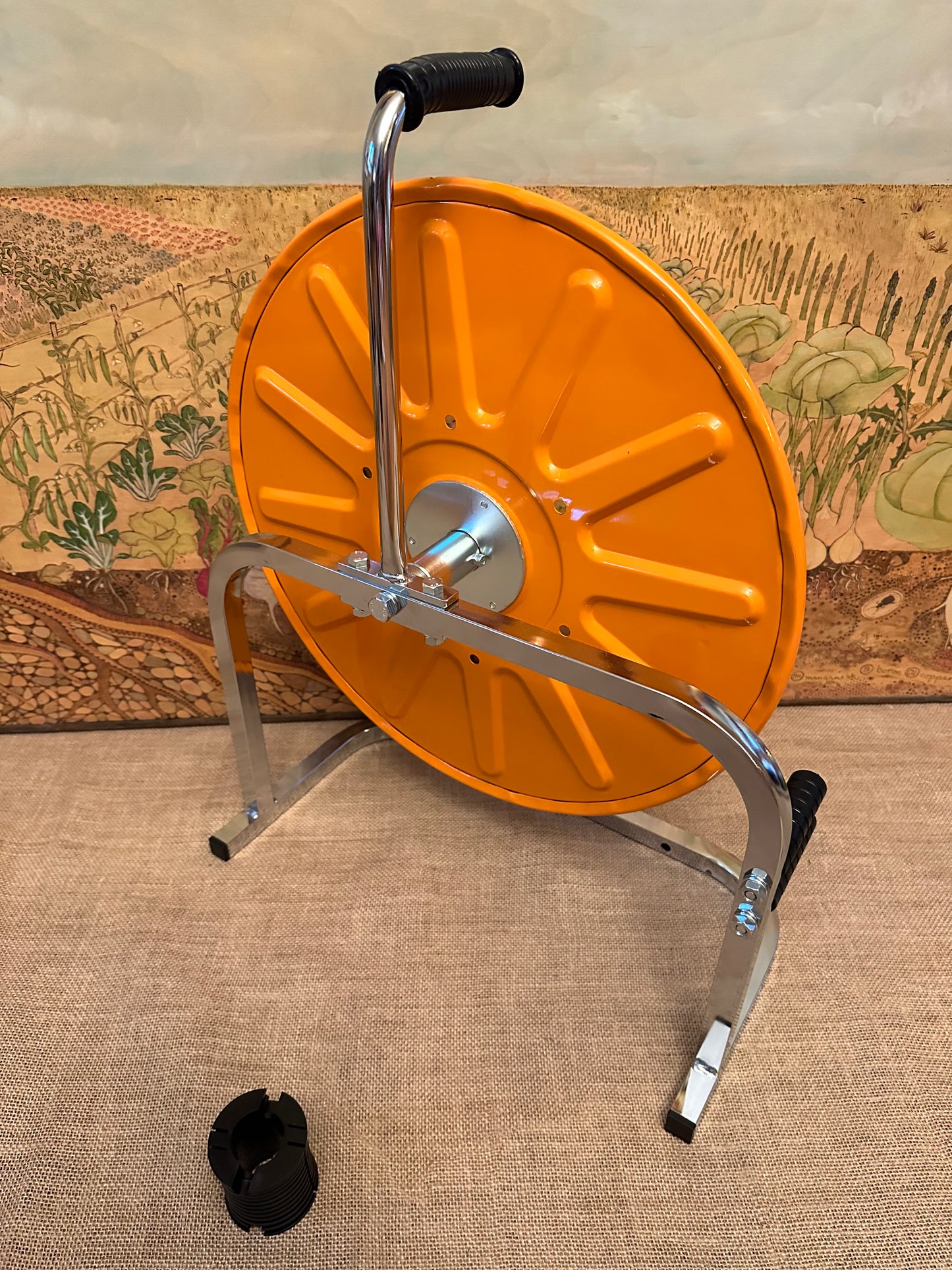 Sumisansui R Winder reel for rolling up and deploying R Wide and other R series irrigation tubes. Sumisoaker max, sumi soaker max