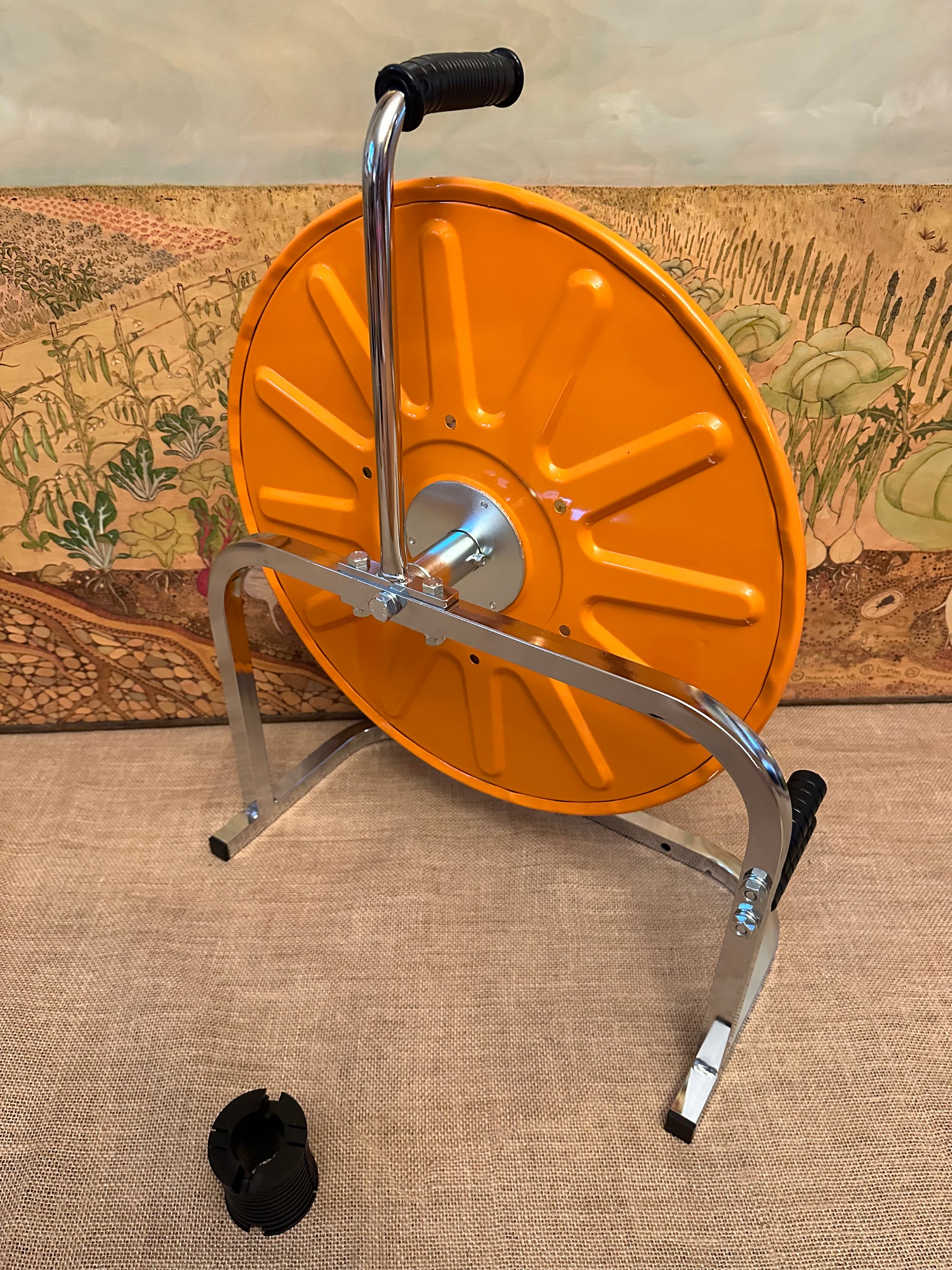 Sumisansui R Winder reel for rolling up and deploying R Wide and other R series irrigation tubes. Sumisoaker max, sumi soaker max